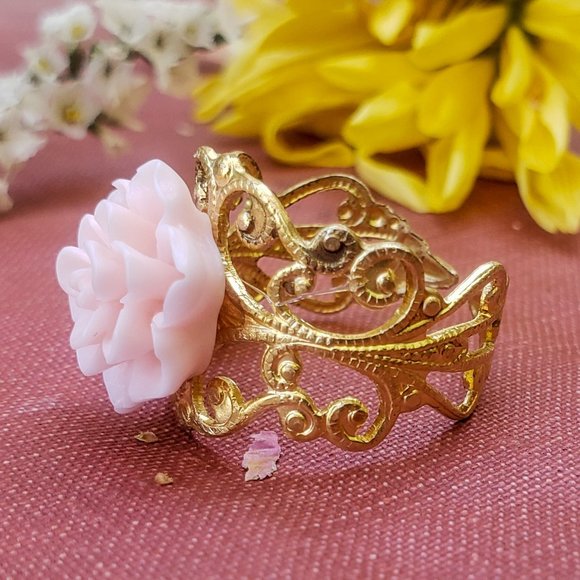 Vintaged pink succulent Lace Ring - Picture 3 of 8